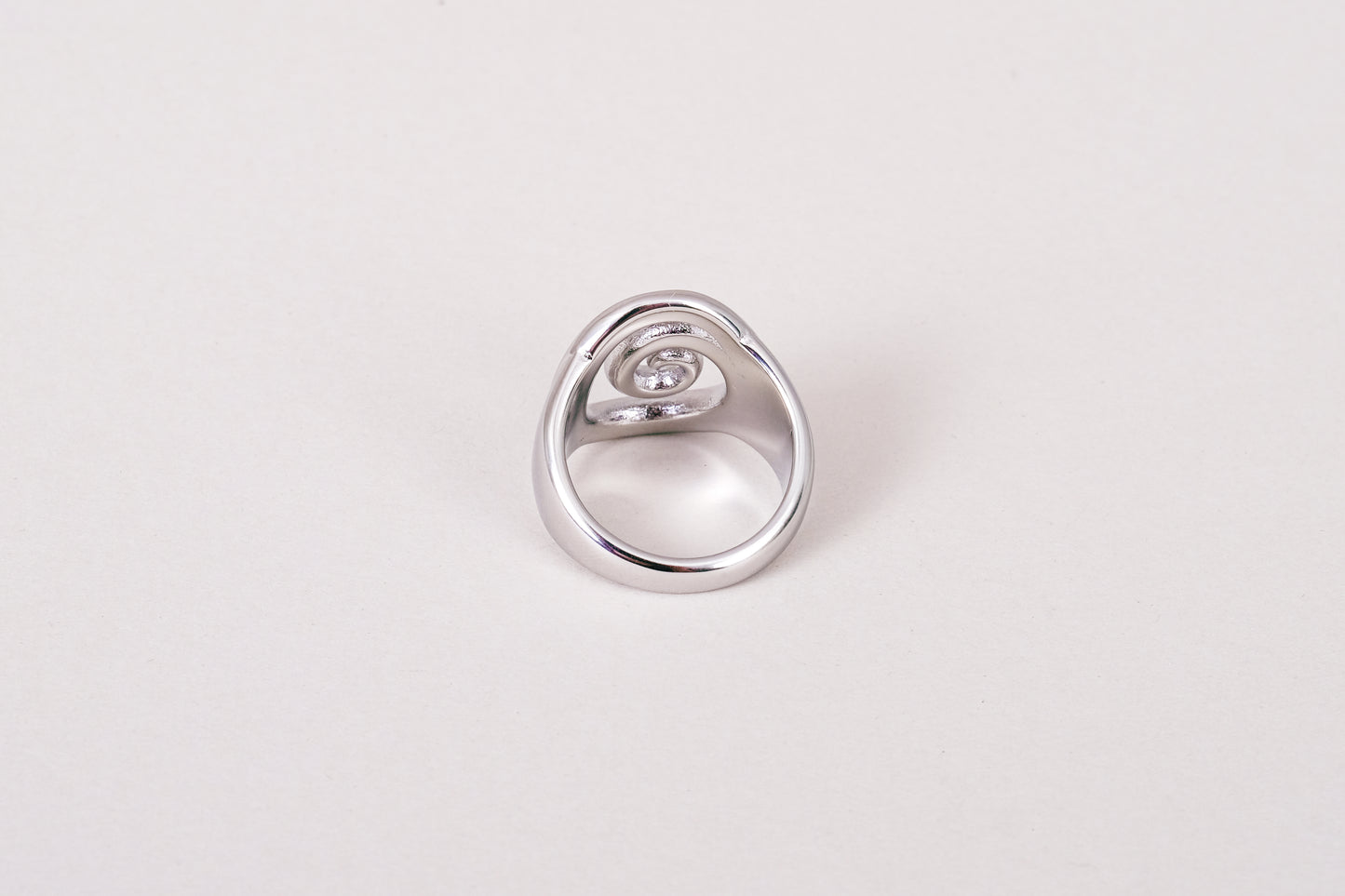 Carbon 18K Gold Non-Tarnish Twirl Ring
