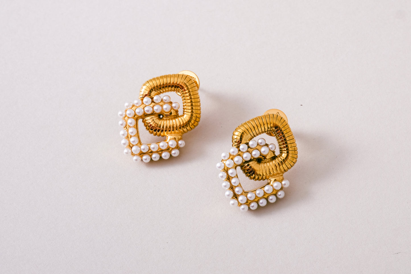 Cometa 18K Gold Non-Tarnish Pearl Chain Earring