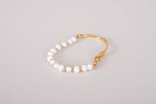 Olivia Gold Non-Tarnish Natural Pearl Gold Bracelet