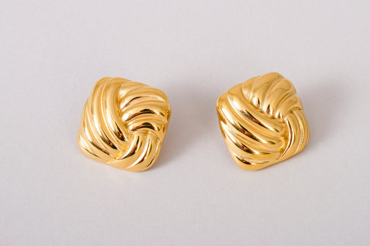 Thel 18K Gold Non-Tarnish Wavy Square Studs